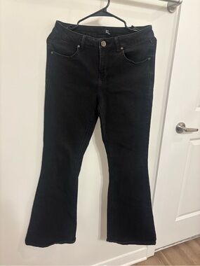 1822 Denim Black Flare Jeans — Classic Women's Wide Leg